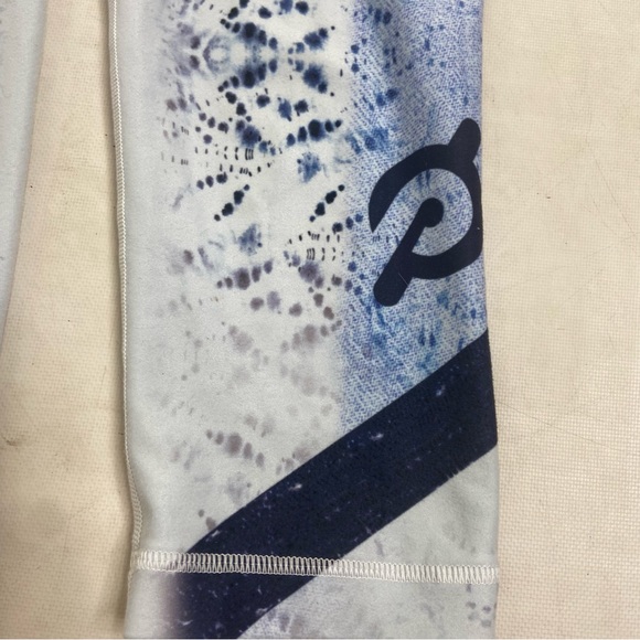 Peloton With workout gym running blue tie dye leggings. - Picture 2 of 4